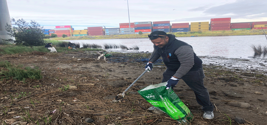 Port volunteers join the fight against plastic