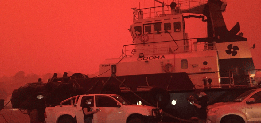 Bushfire crisis: tugs and pilot boats to the rescue