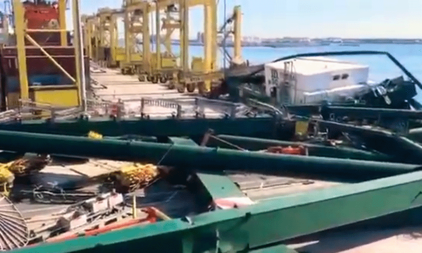 VIDEO: Crane collapses at port