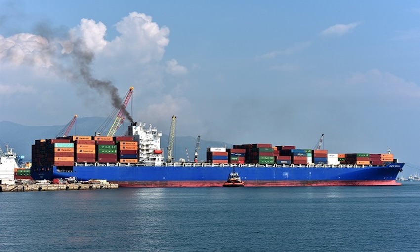 2020 global shipping carbon emissions down during COVID