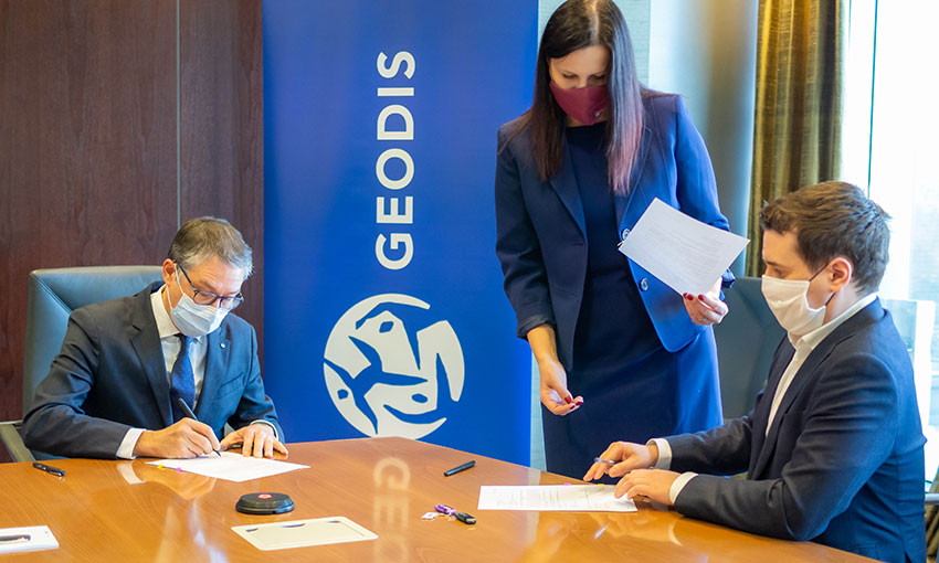 Geodis acquires Pekaes