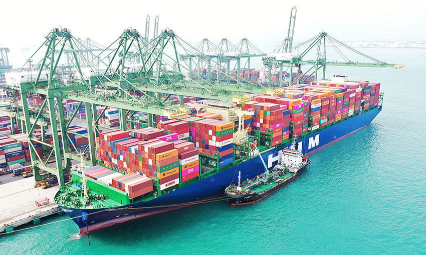 HMM’s new 16,000-TEU ship embarks on maiden voyage