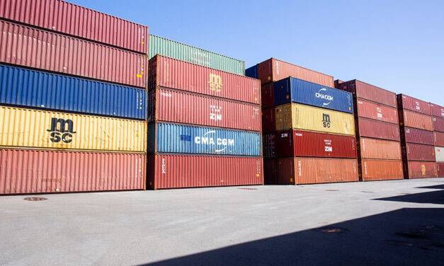 Drewry’s container index increases slightly on last week
