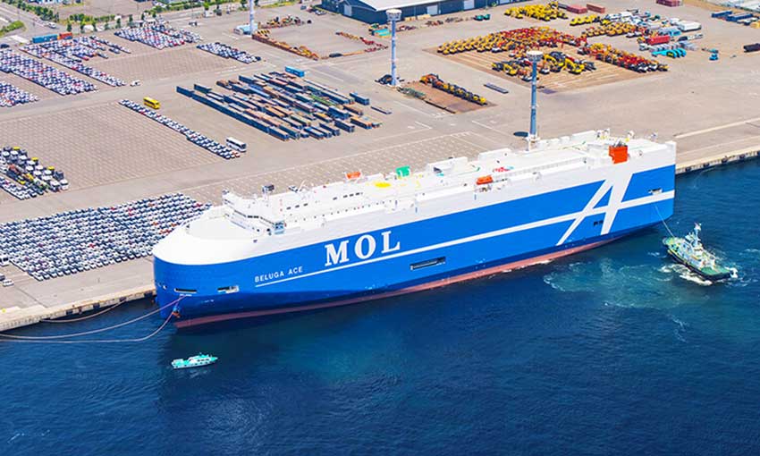 MOL orders four LNG-powered car carriers