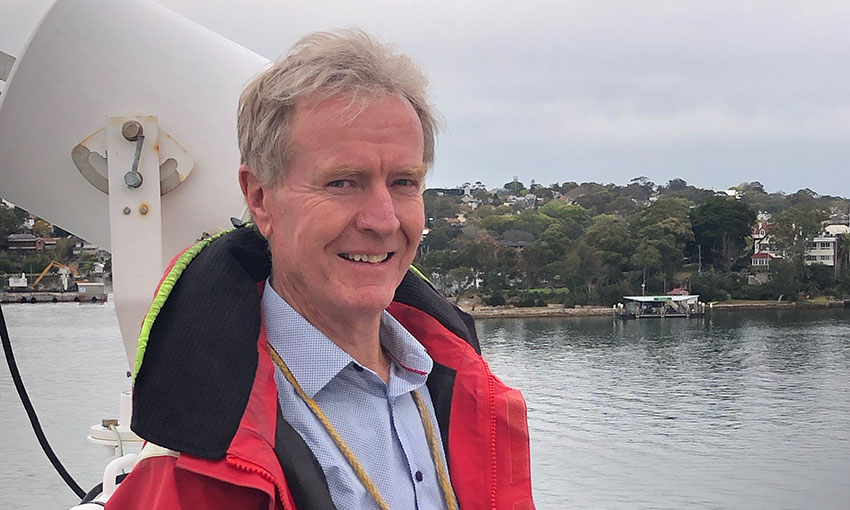 Sydney pilot Neil Farmer retires