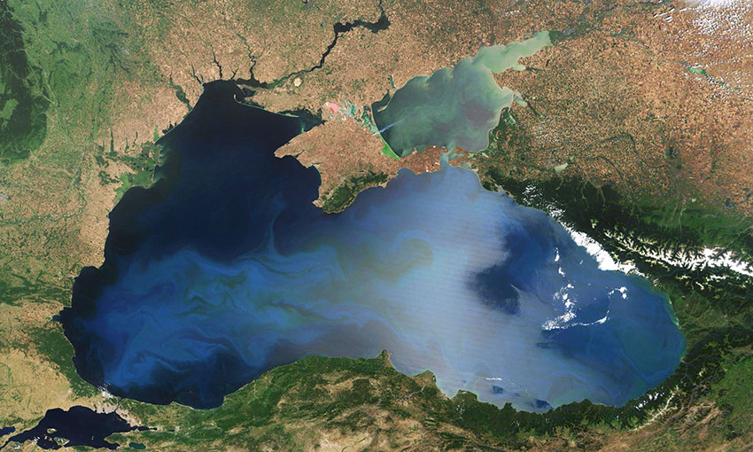 Missiles hit ships in Black Sea