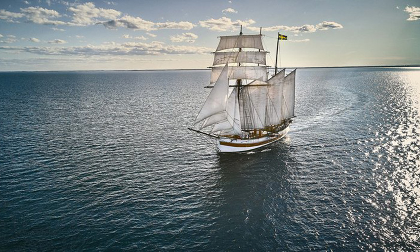 Logistics company buys schooner to transport coffee