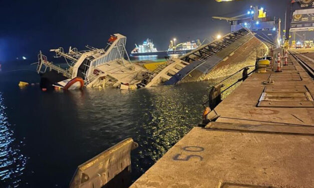 17 containers overboard after incident