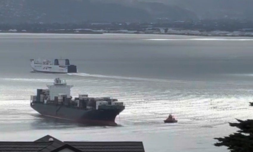 Containership loses power off NZ