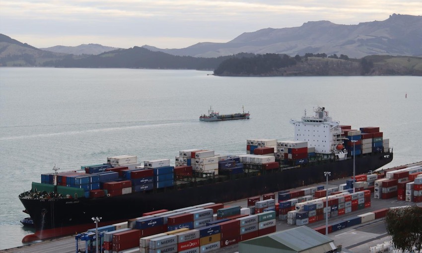 Plans for stricken containership undetermined